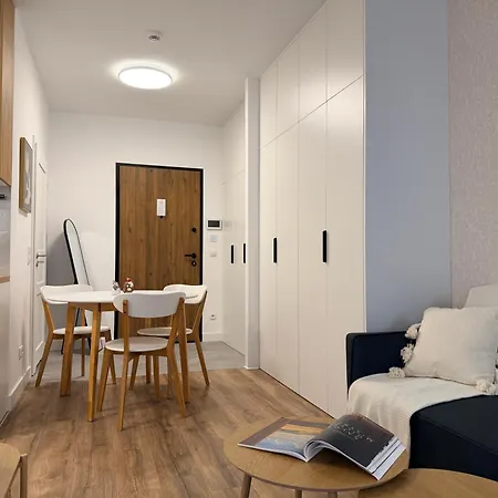 Apartment Ohmyhome Wola Z Parkingiem Warschau