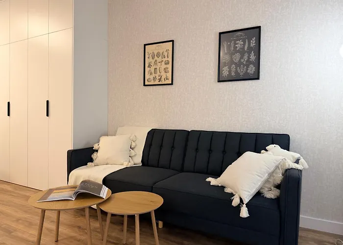 Wola Urban Oasis By Ohmyhome Z Parkingiem Varsóvia