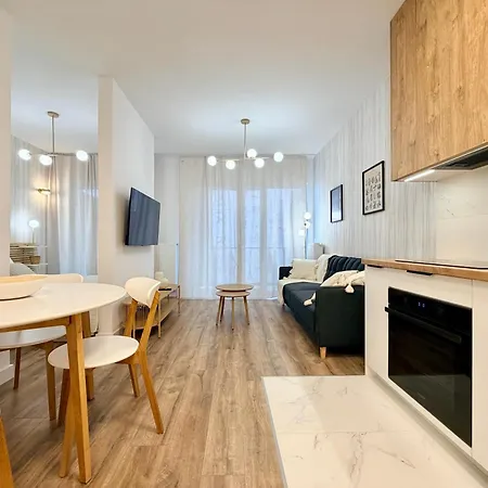 Apartment Ohmyhome Wola Z Parkingiem *