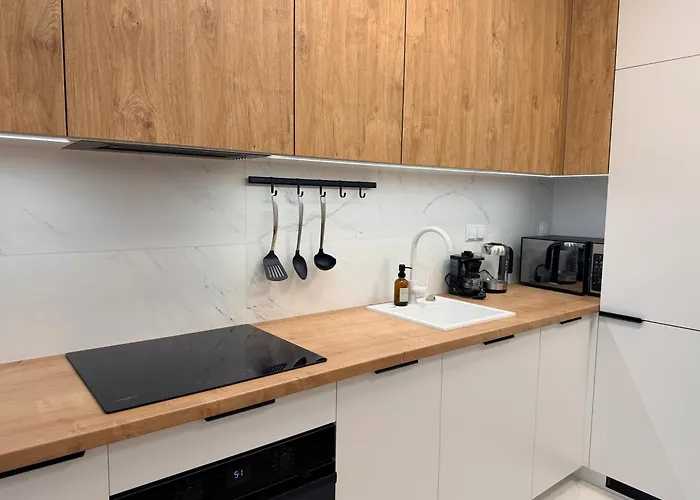 Wola Urban Oasis By Ohmyhome Z Parkingiem Varşova