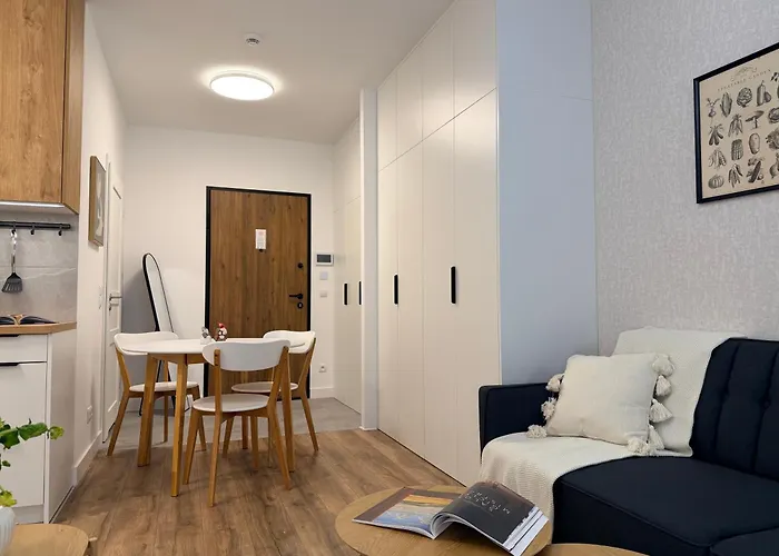 Wola Urban Oasis By Ohmyhome Z Parkingiem Warsaw